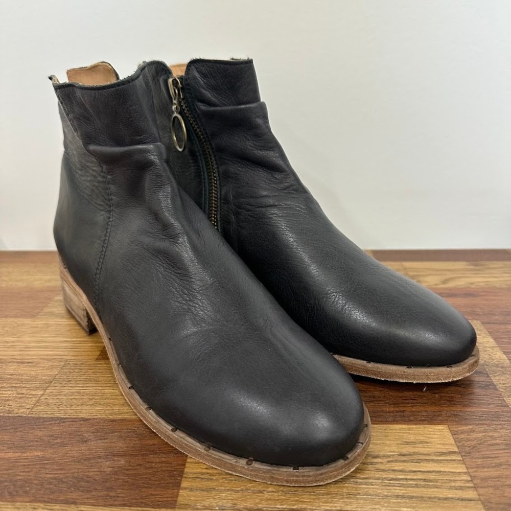 Beek Womens Black Leather Quail Ankle Boots Size 9 Side Zip Round Toe Low Heel